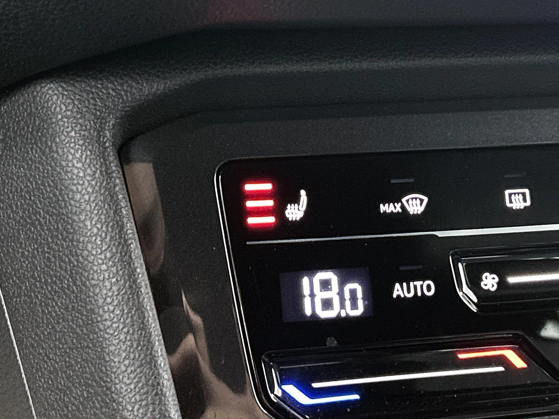 Volkswagen-Tiguan-image-7