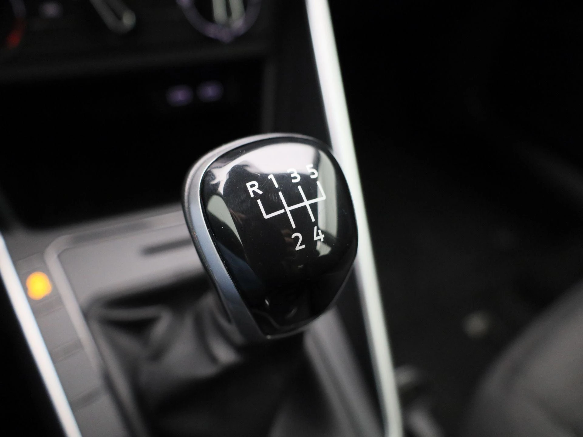 Volkswagen-Polo-image-22
