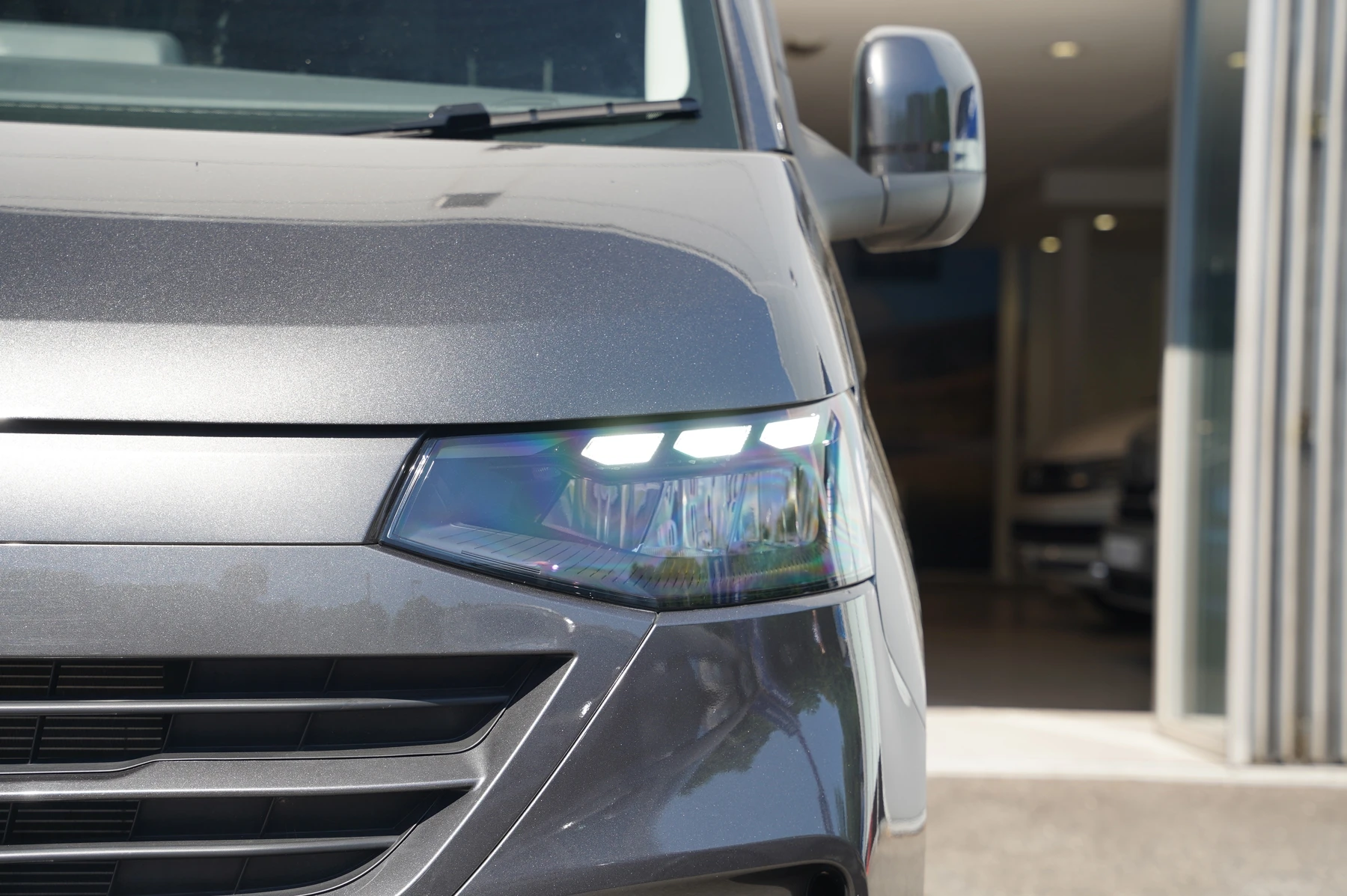 Volkswagen-Transporter-image-37