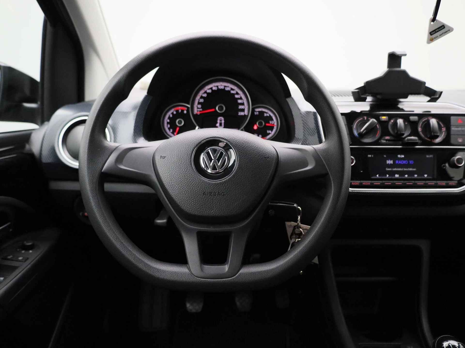 Volkswagen-up!-image-6