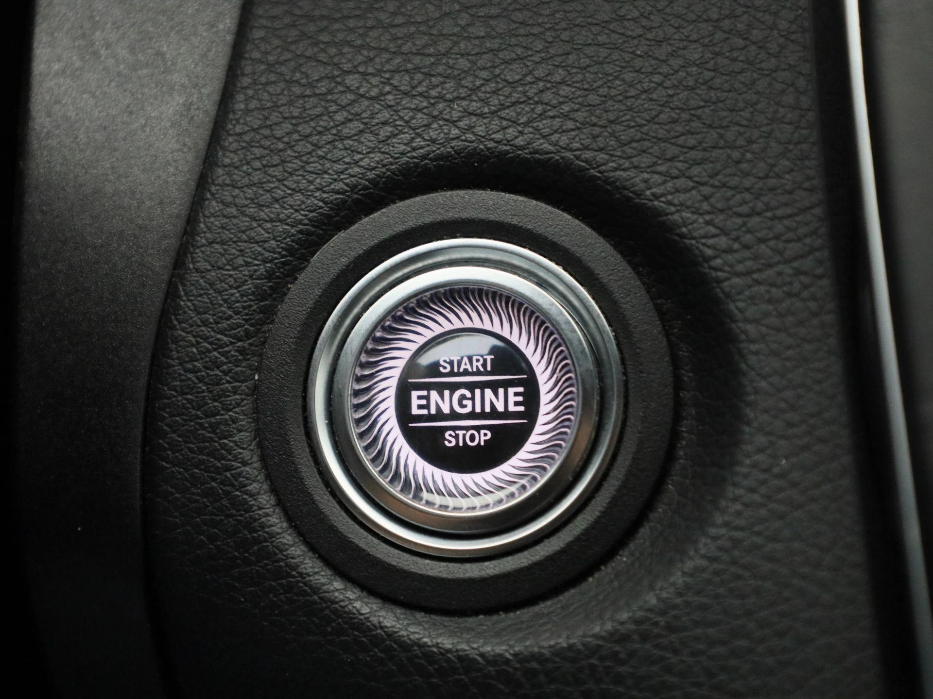 Mercedes-Benz-C-Klasse-image-23