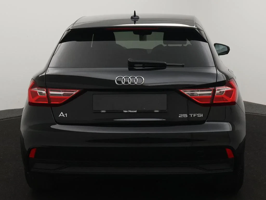 Audi-A1 Sportback-image-3