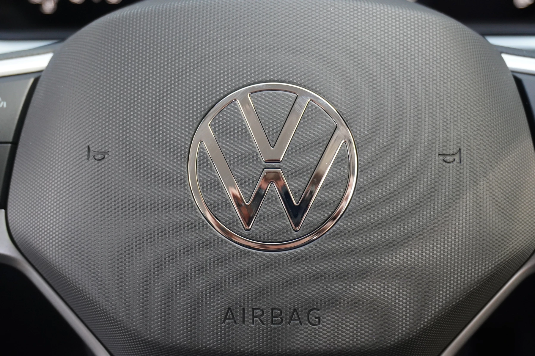 Volkswagen-T-Roc-image-29