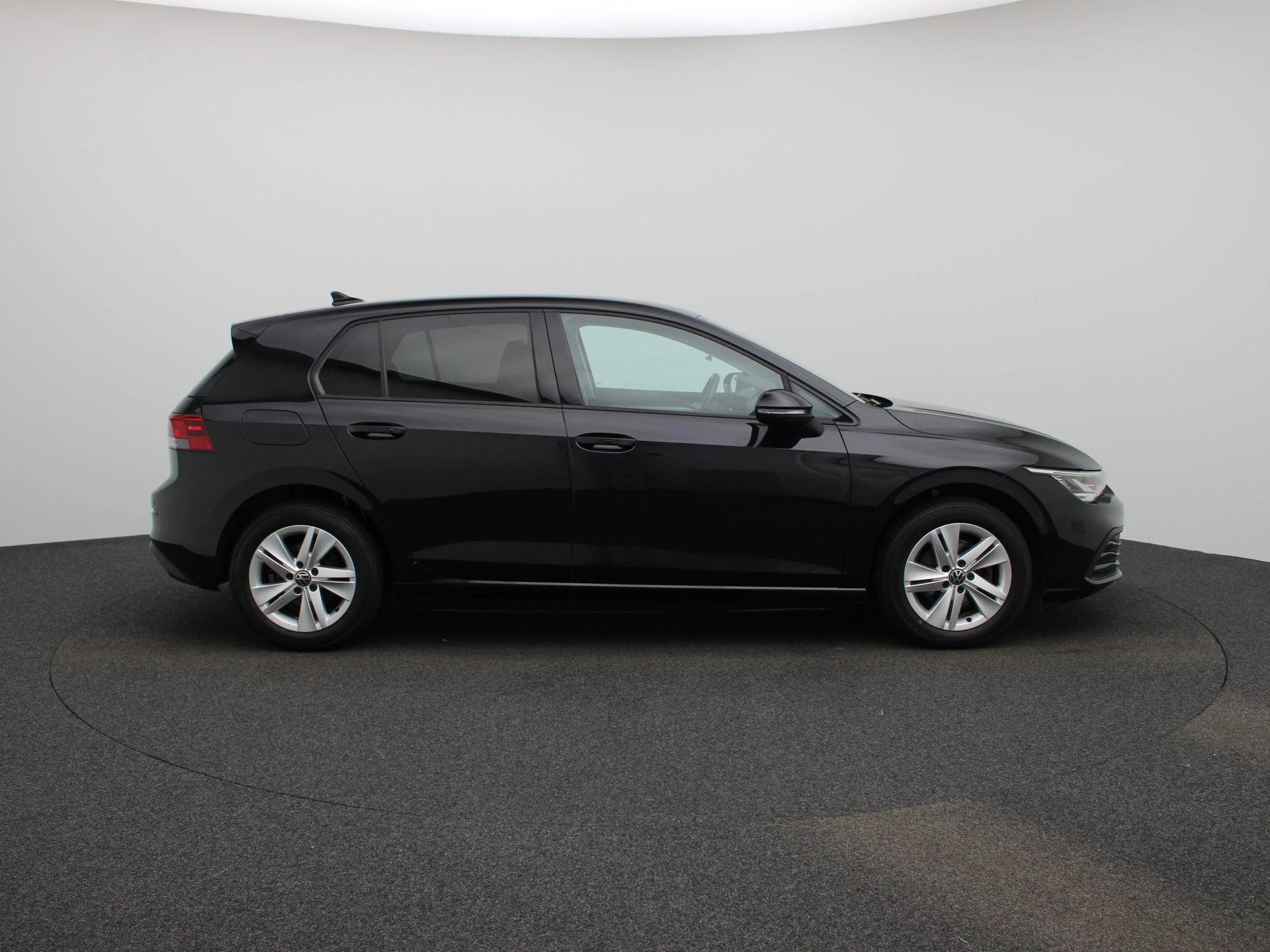 Volkswagen-Golf-image-6
