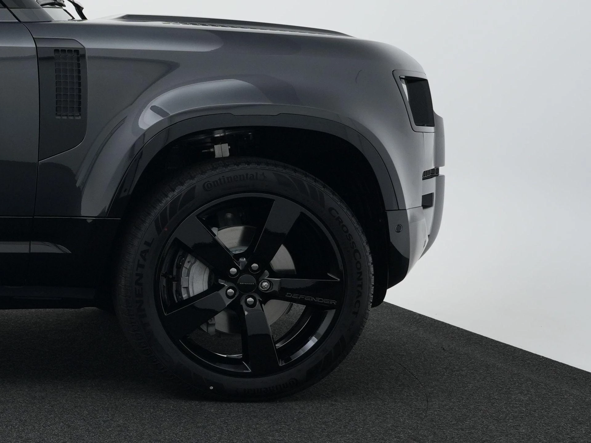 Land Rover-Defender-image-7