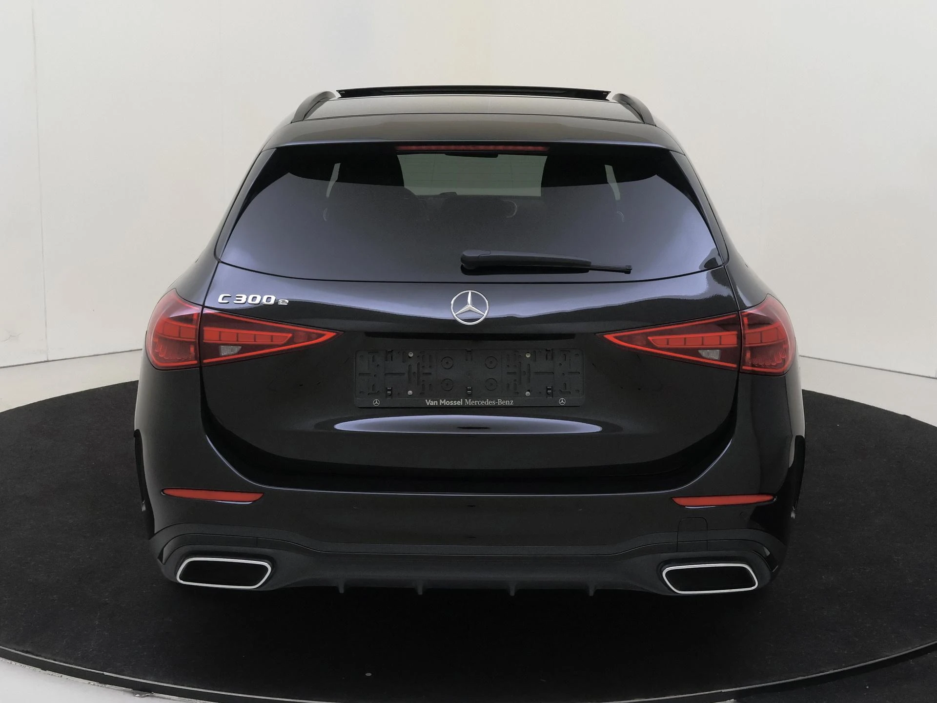 Mercedes-Benz-C-Klasse-image-5