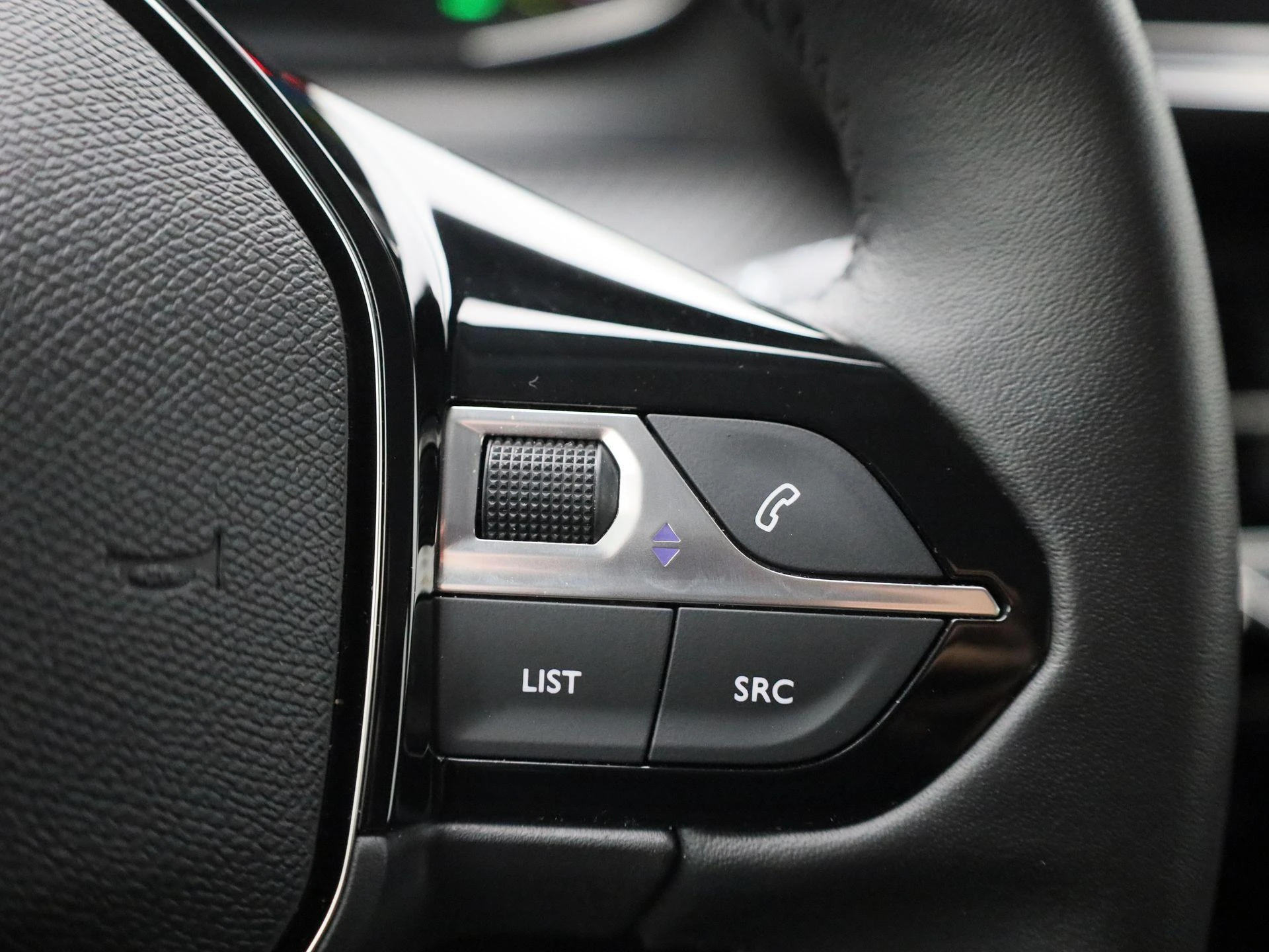 Peugeot-e-208-image-29