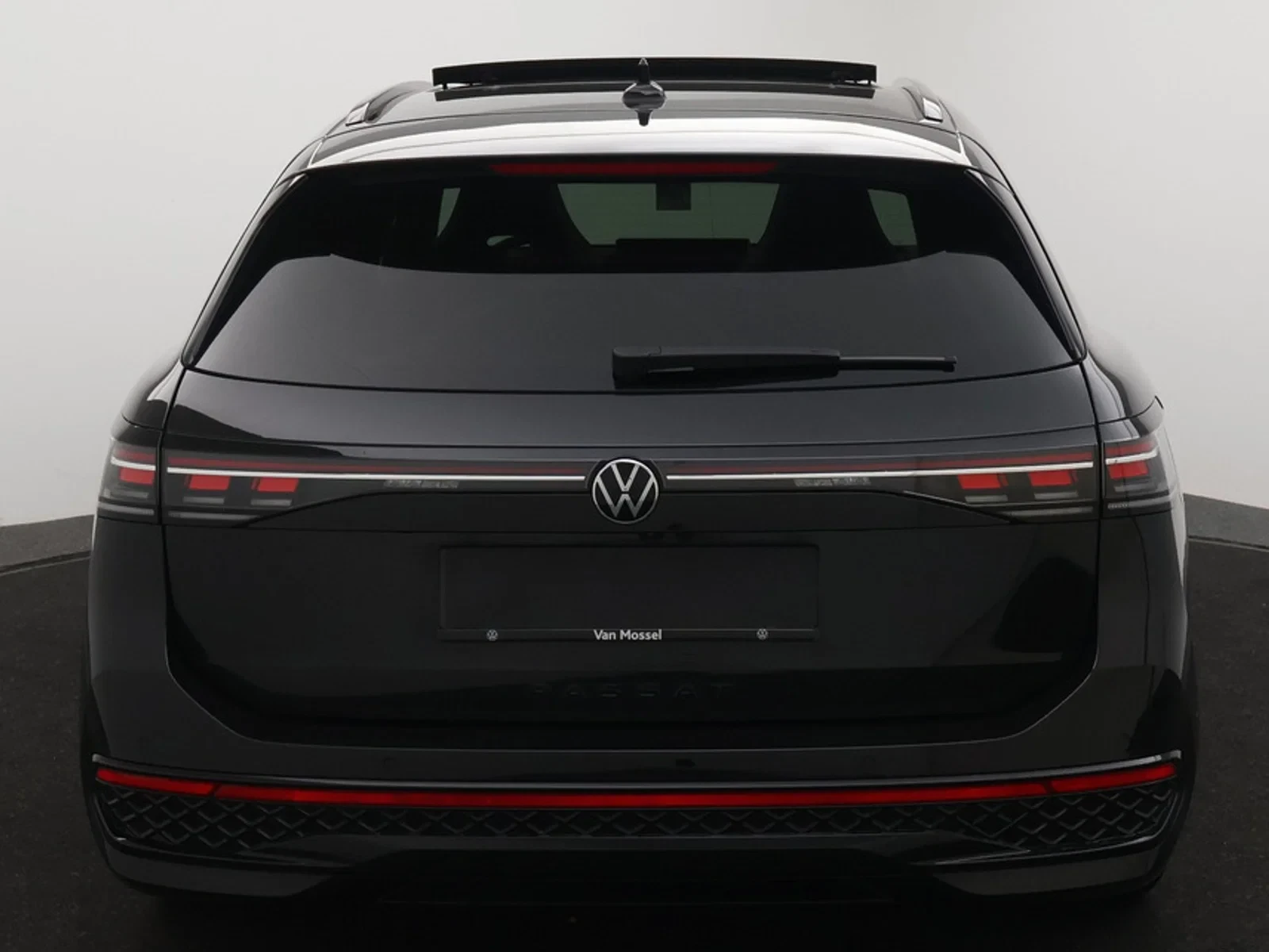 Volkswagen Passat SW Passat R-Line Business Premium 1.5TSI mHEV 150PK *AUTOMAAT*PANODAK*LEDER*ALCANTARA*SPORTZETELS*CAMER