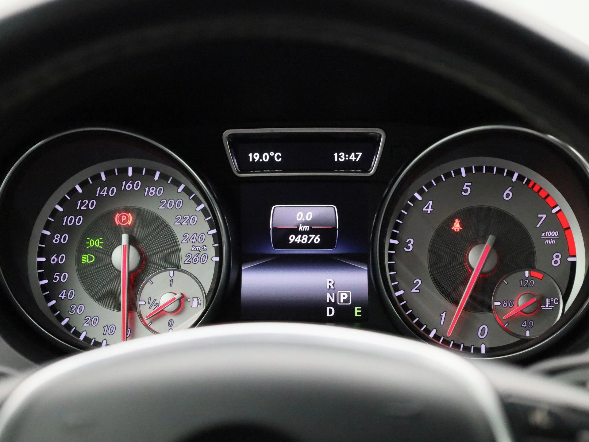 Mercedes-Benz-GLA-image-7