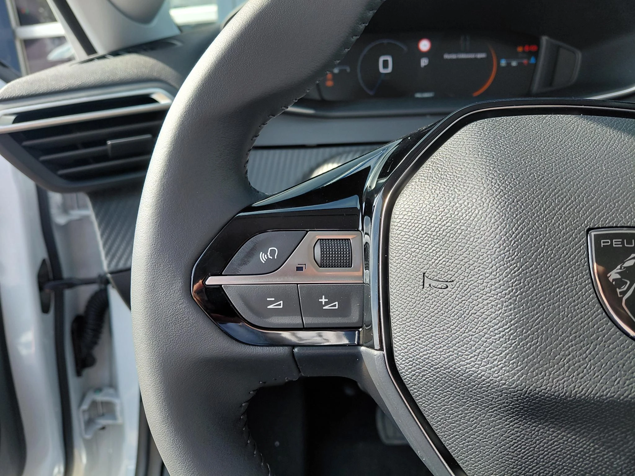 Peugeot-208-image-7