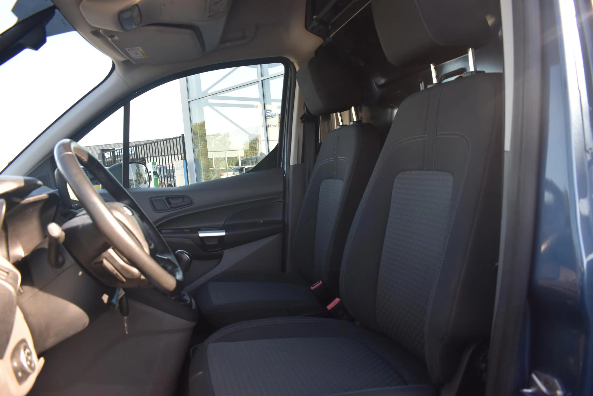 Ford-Transit Connect-image-19