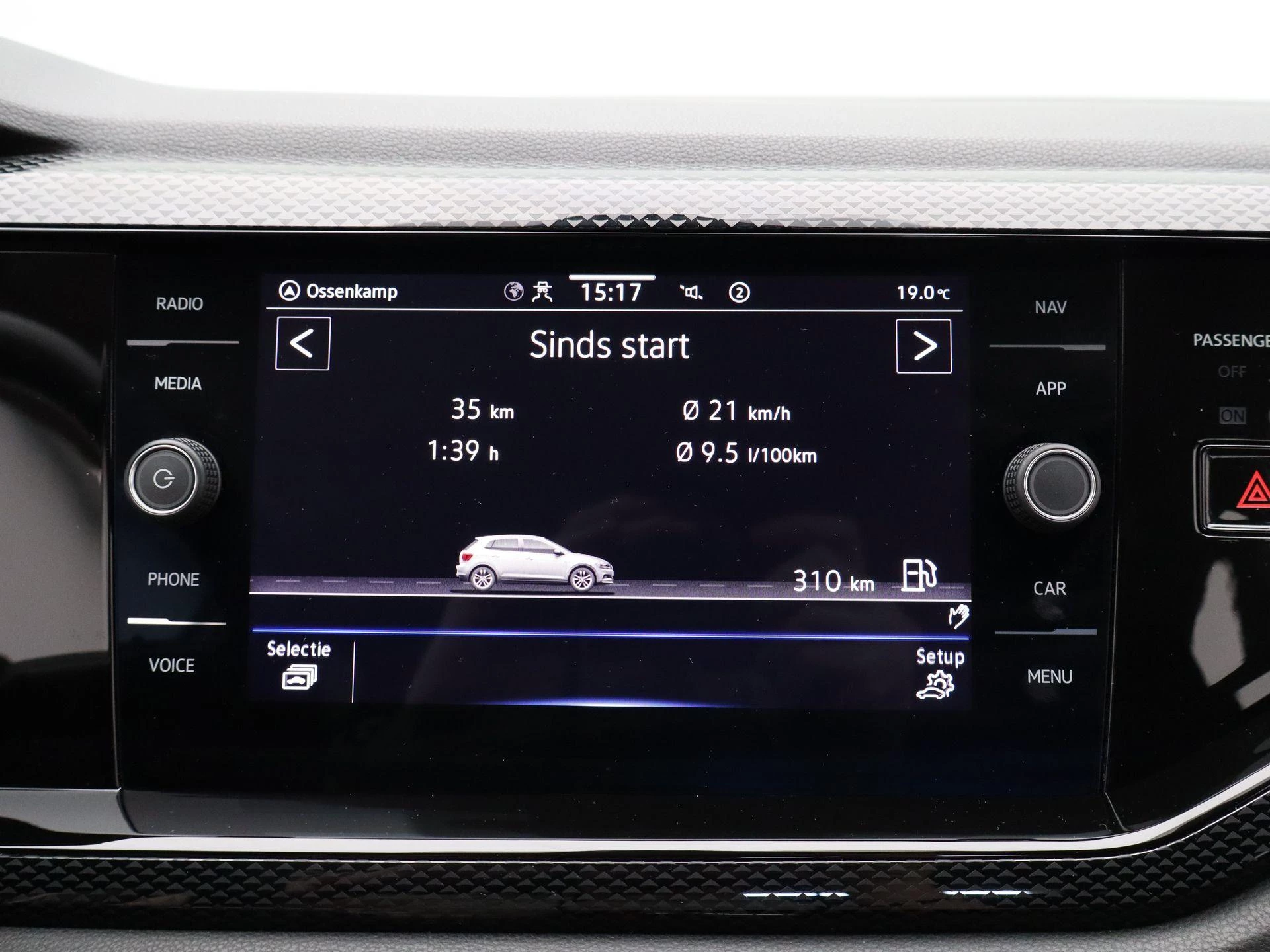 Volkswagen-Polo-image-16