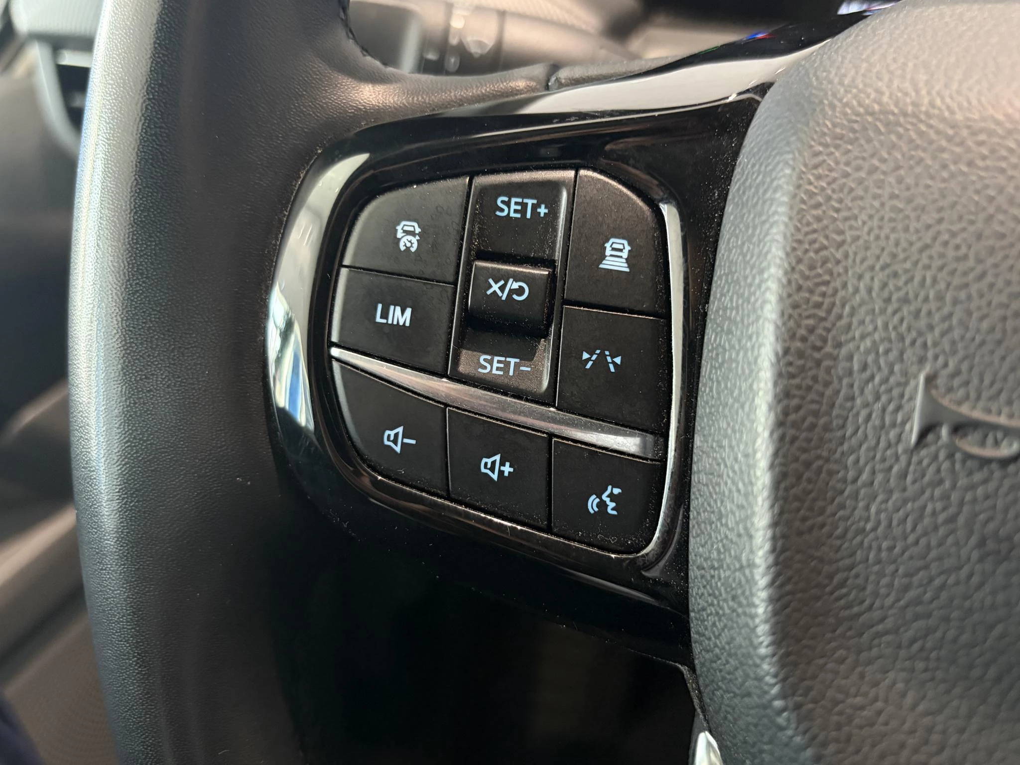 Ford Transit Custom 320 2.5 PHEV L2H1 Limited DC