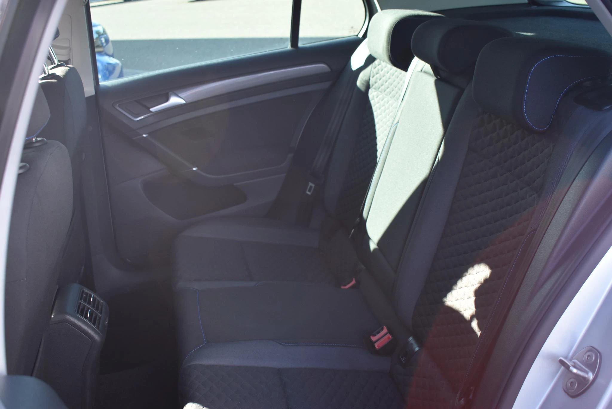 Volkswagen-Golf-image-39