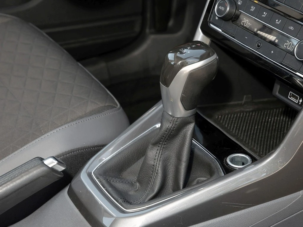 Volkswagen-T-Cross-image-9