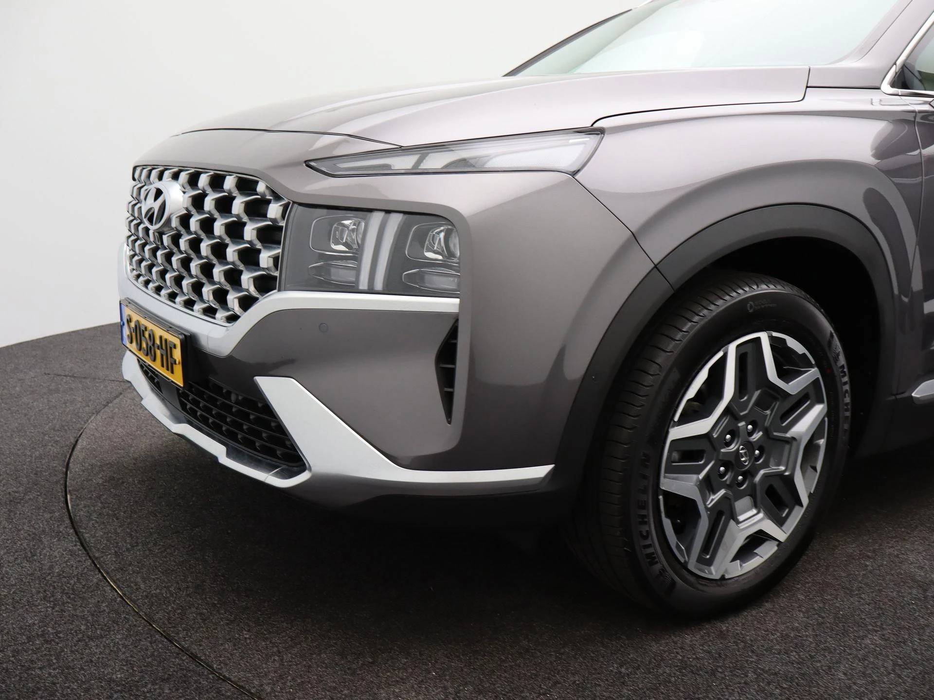 Hyundai-Santa Fe-image-40