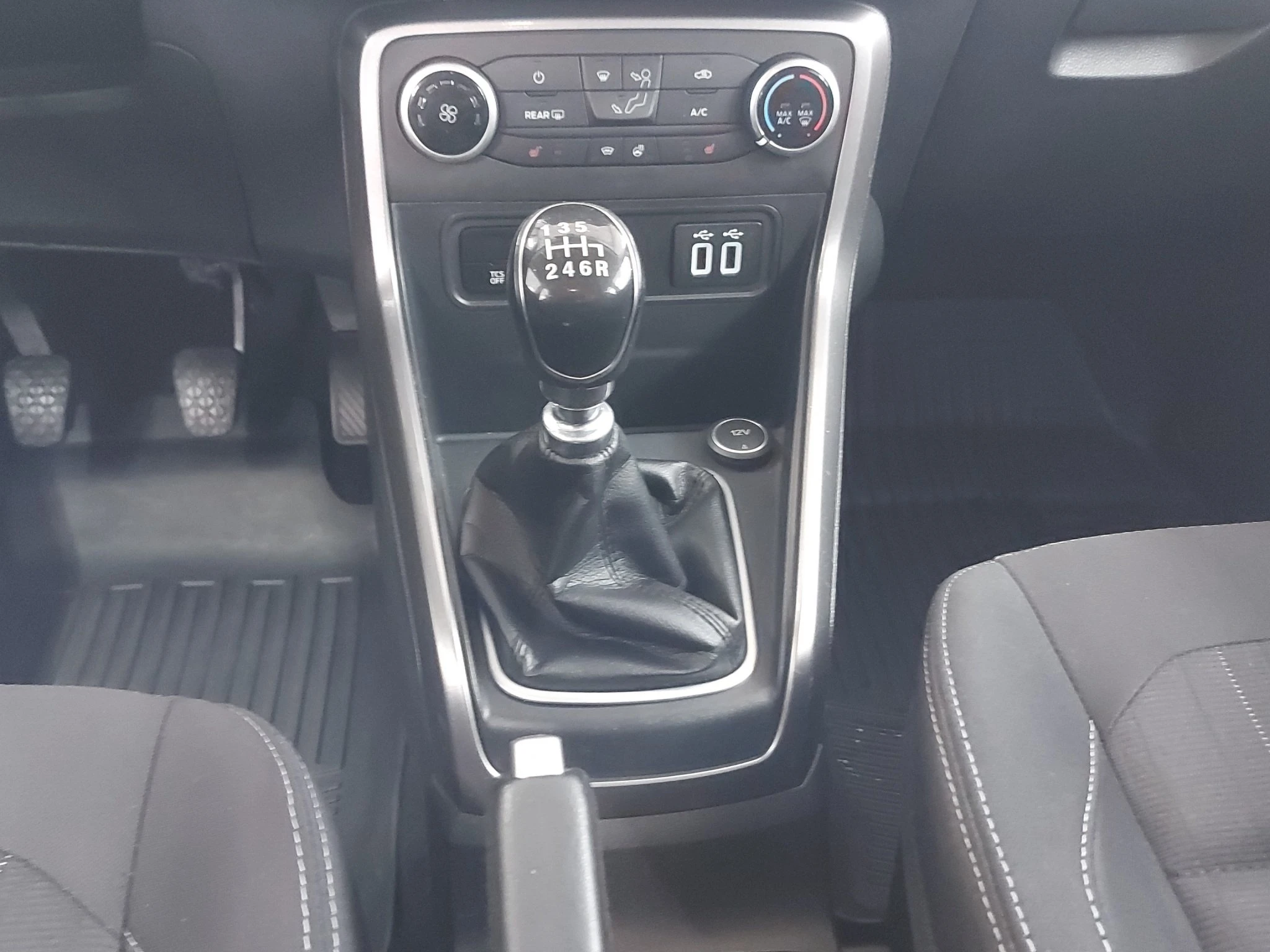 Ford-EcoSport-image-13