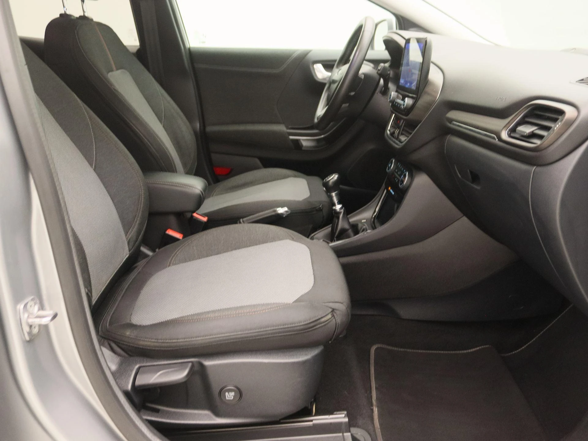 Ford-Puma-image-25