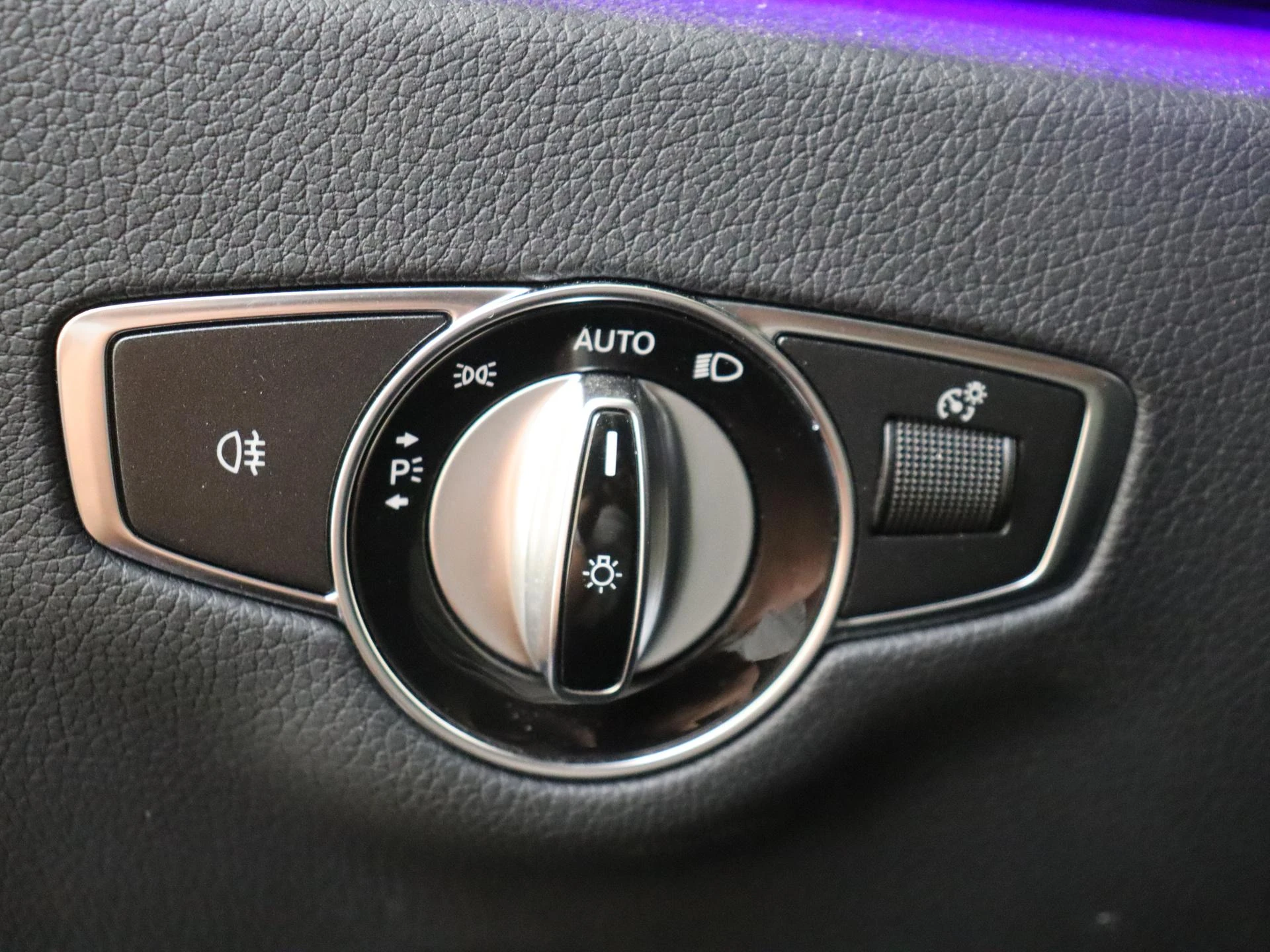 Mercedes-Benz-E-Klasse-image-23