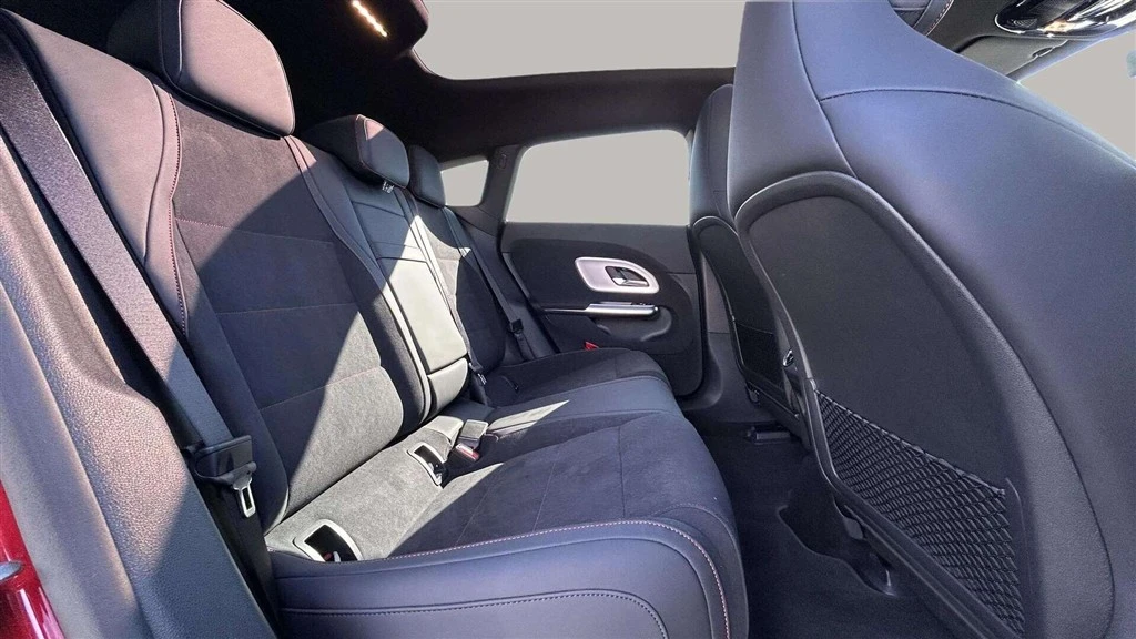 Mercedes-Benz-CLA-image-21