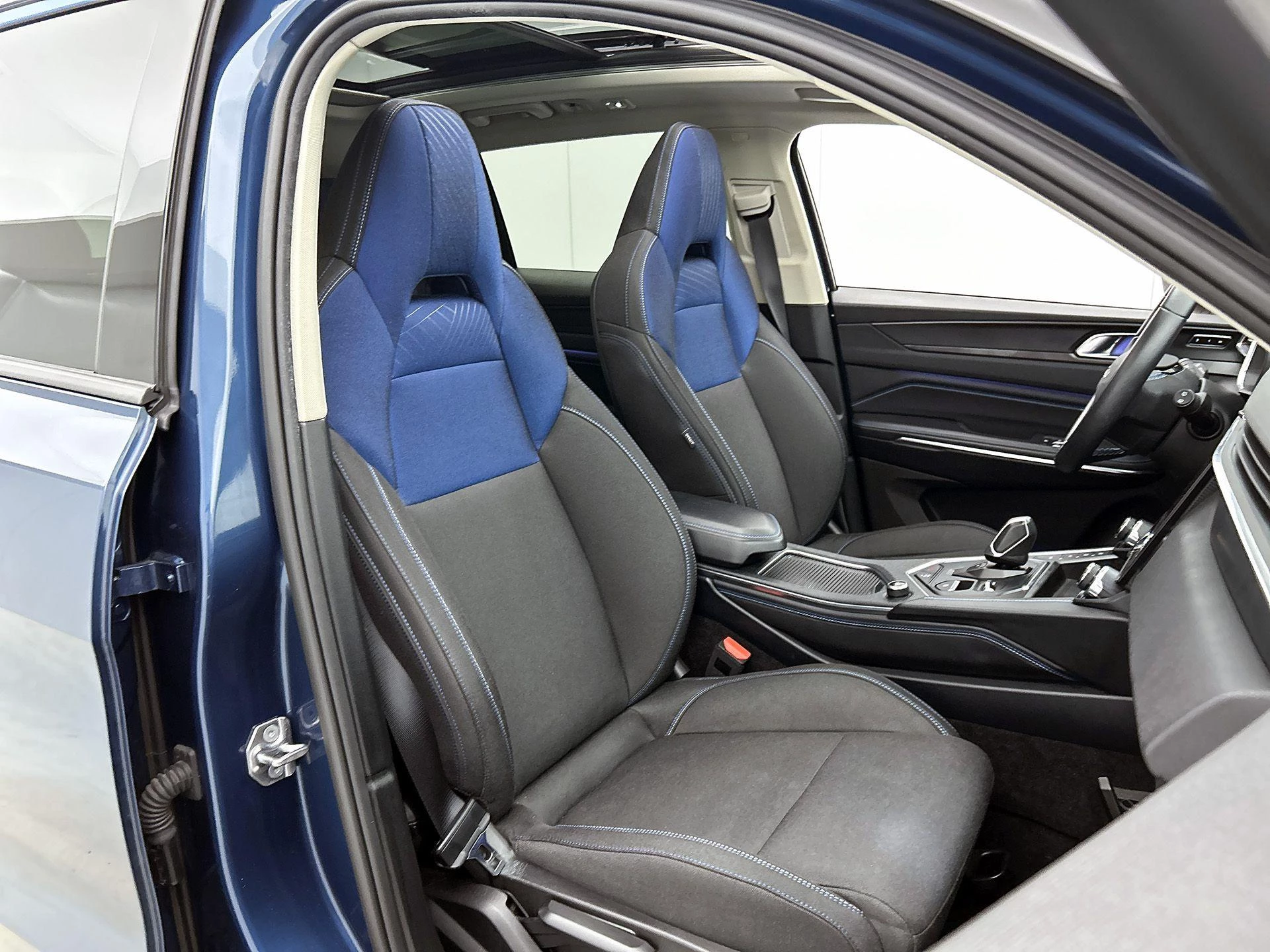 Lynk & Co-01-image-38
