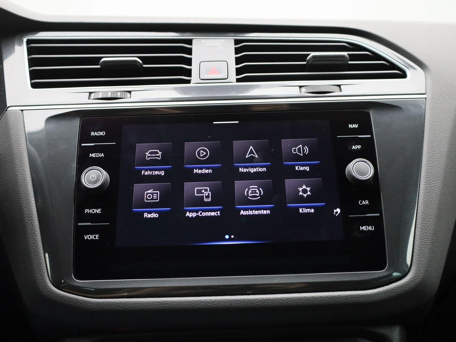 Volkswagen-Tiguan-image-30