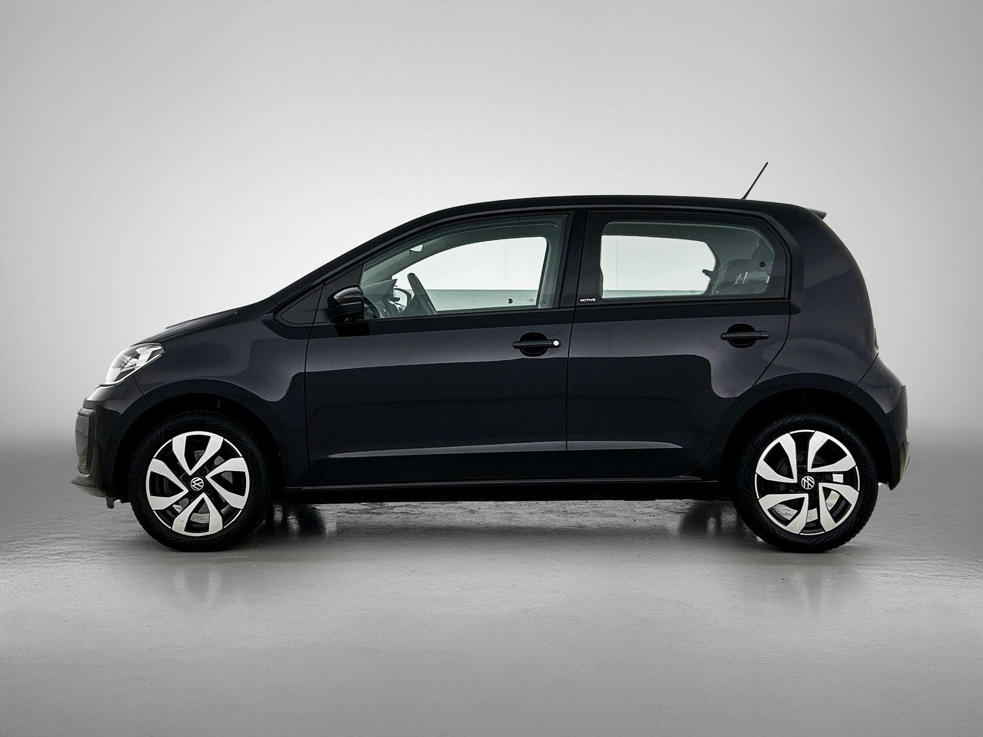 Volkswagen-up!-image-1