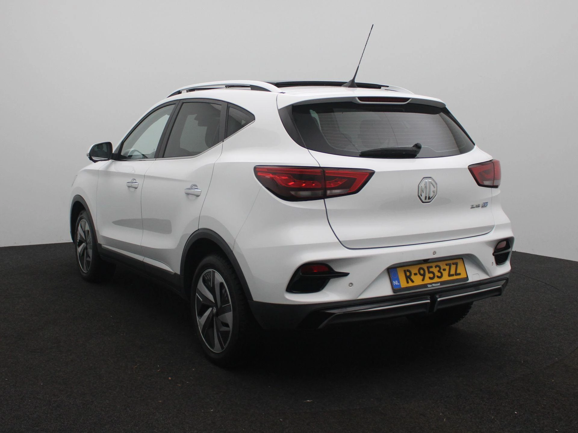 MG ZS EV Long Range Luxury 70 kWh