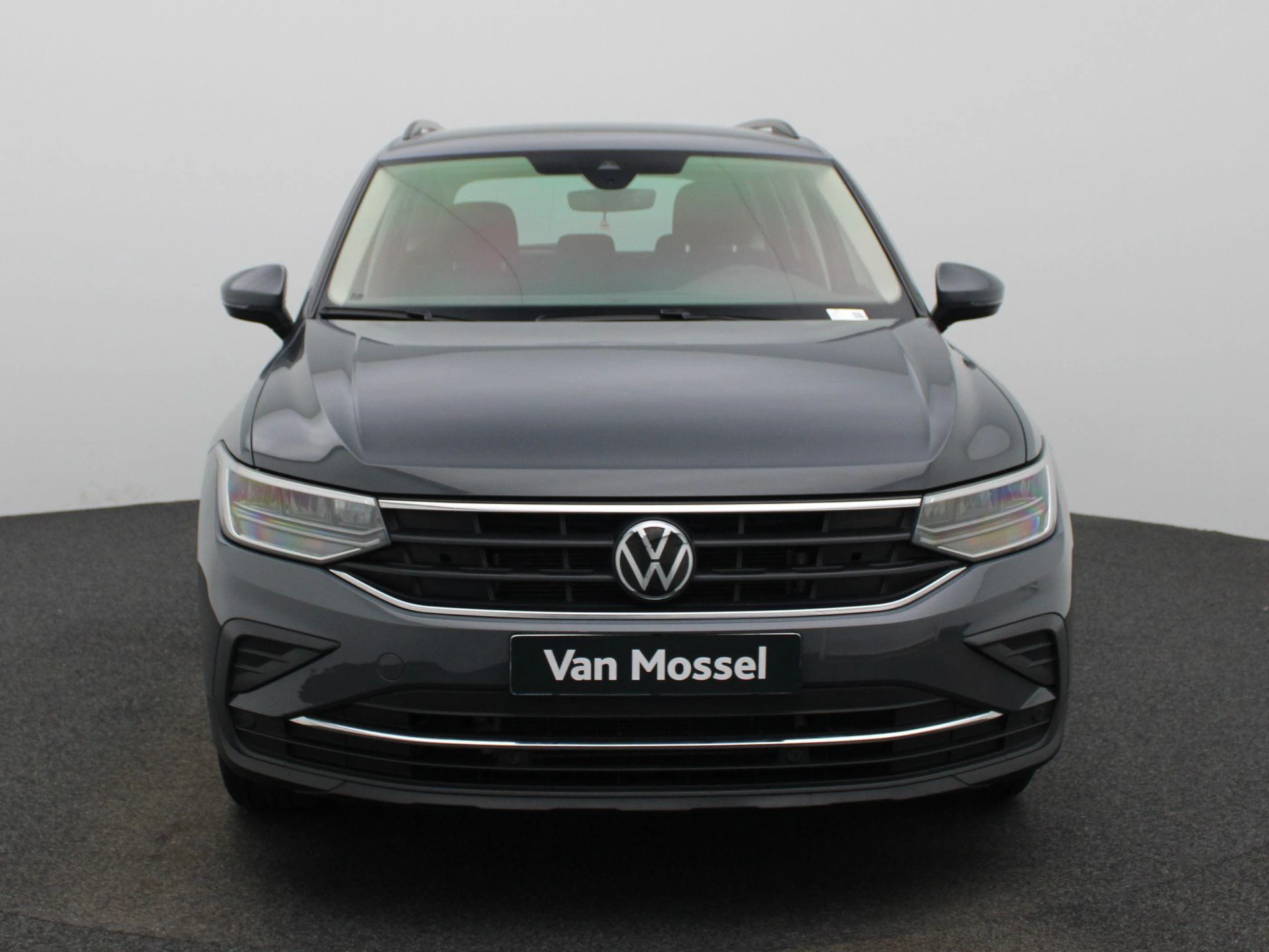 Volkswagen-Tiguan-image-2
