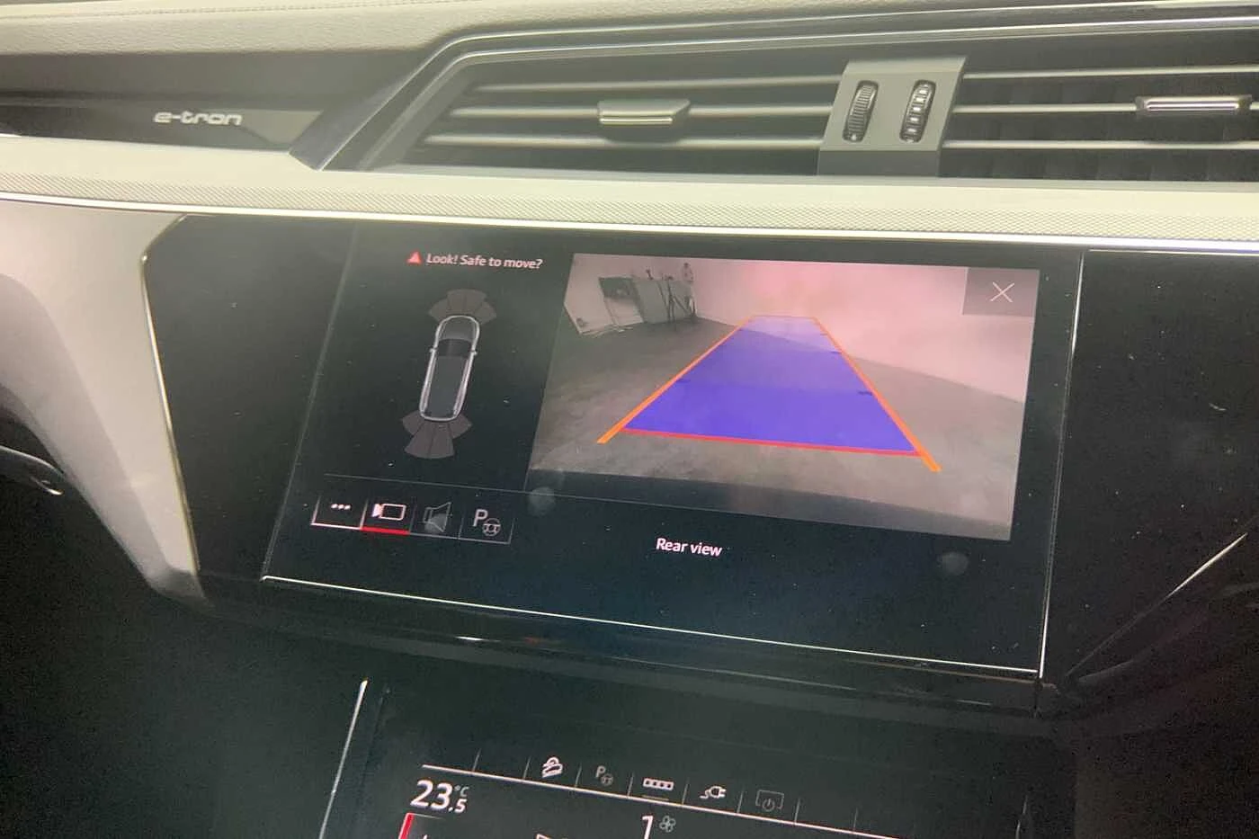 Audi-Q8 e-tron-image-28