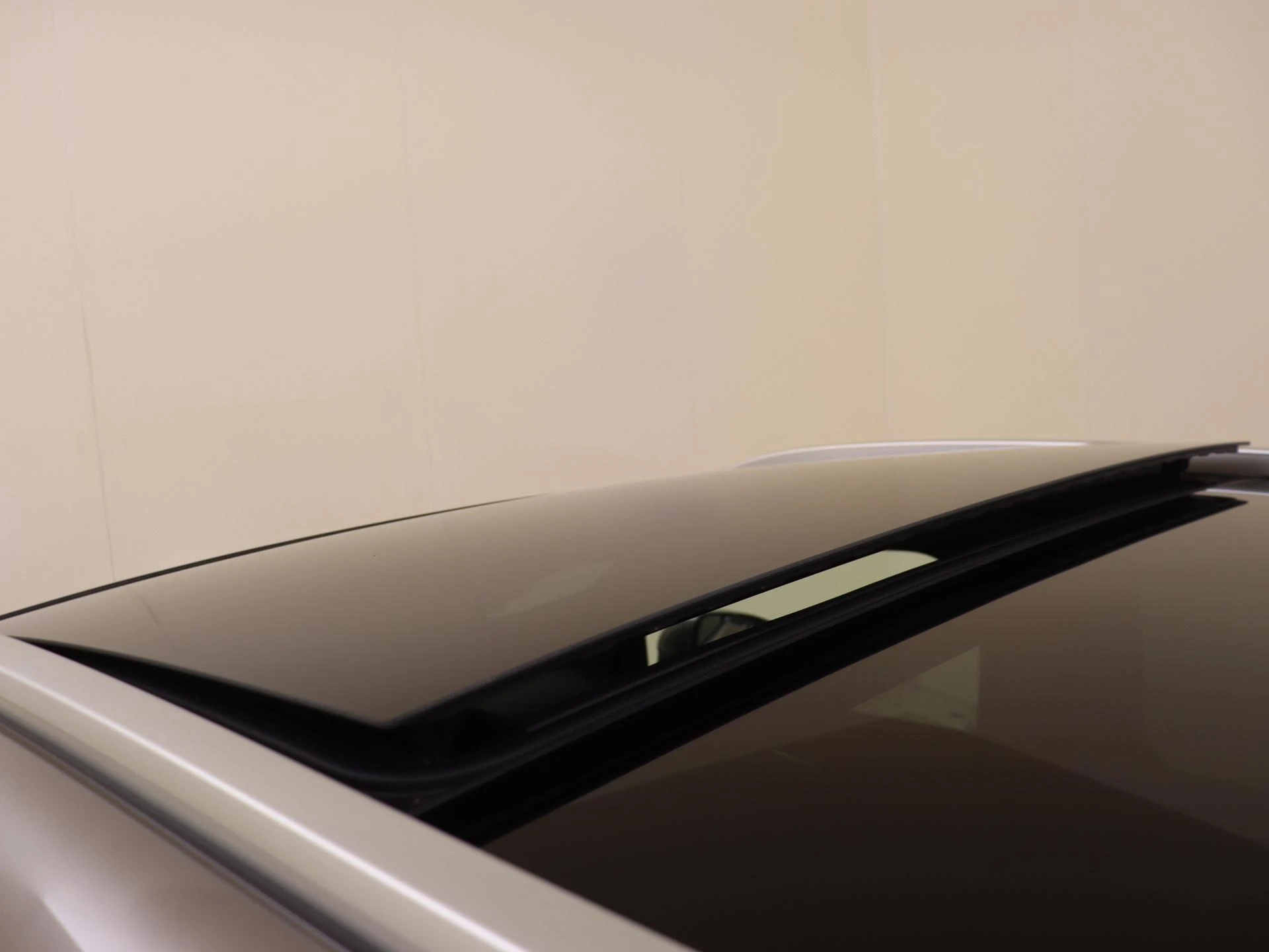 Mercedes-Benz-GLC-image-27