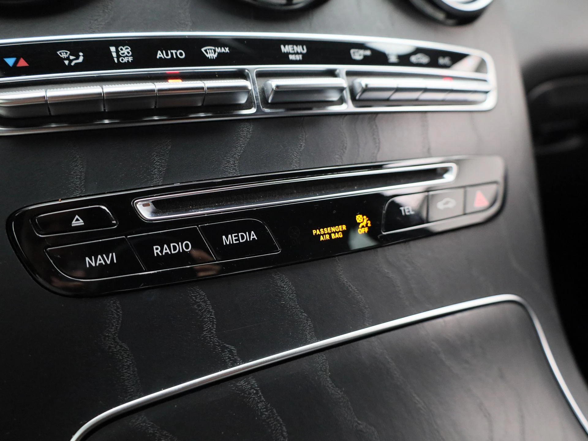 Mercedes-Benz-GLC-image-32