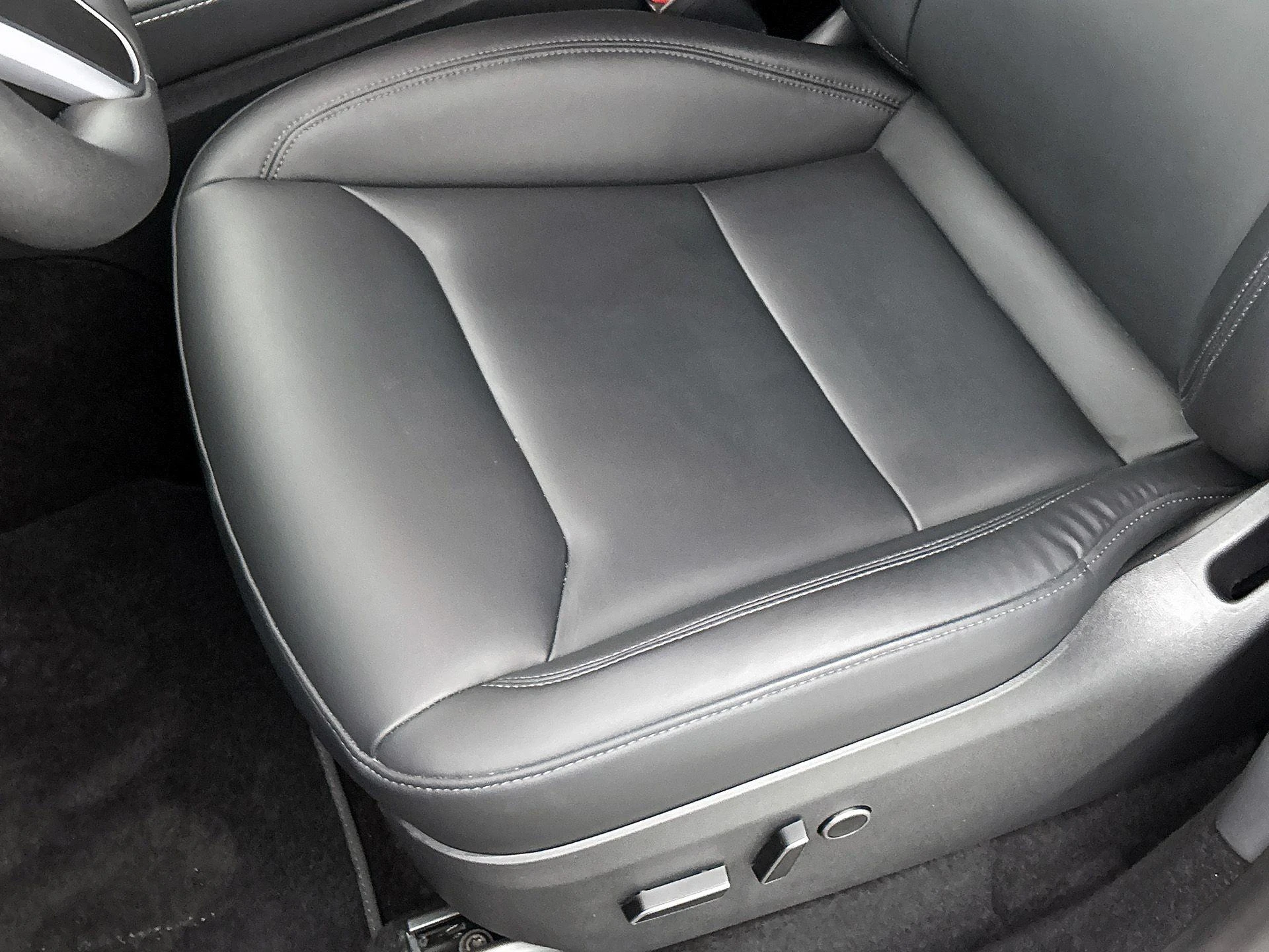 Tesla-Model Y-image-15