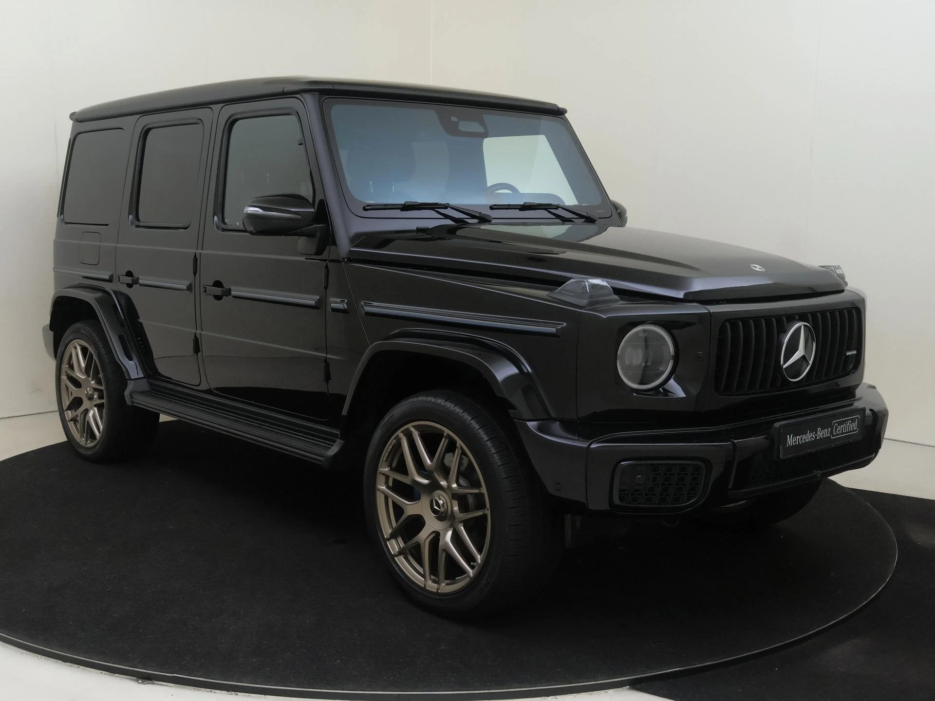 Mercedes-Benz-G-Klasse-image-1