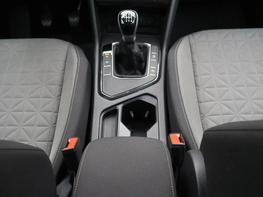 Volkswagen-Tiguan-image-13