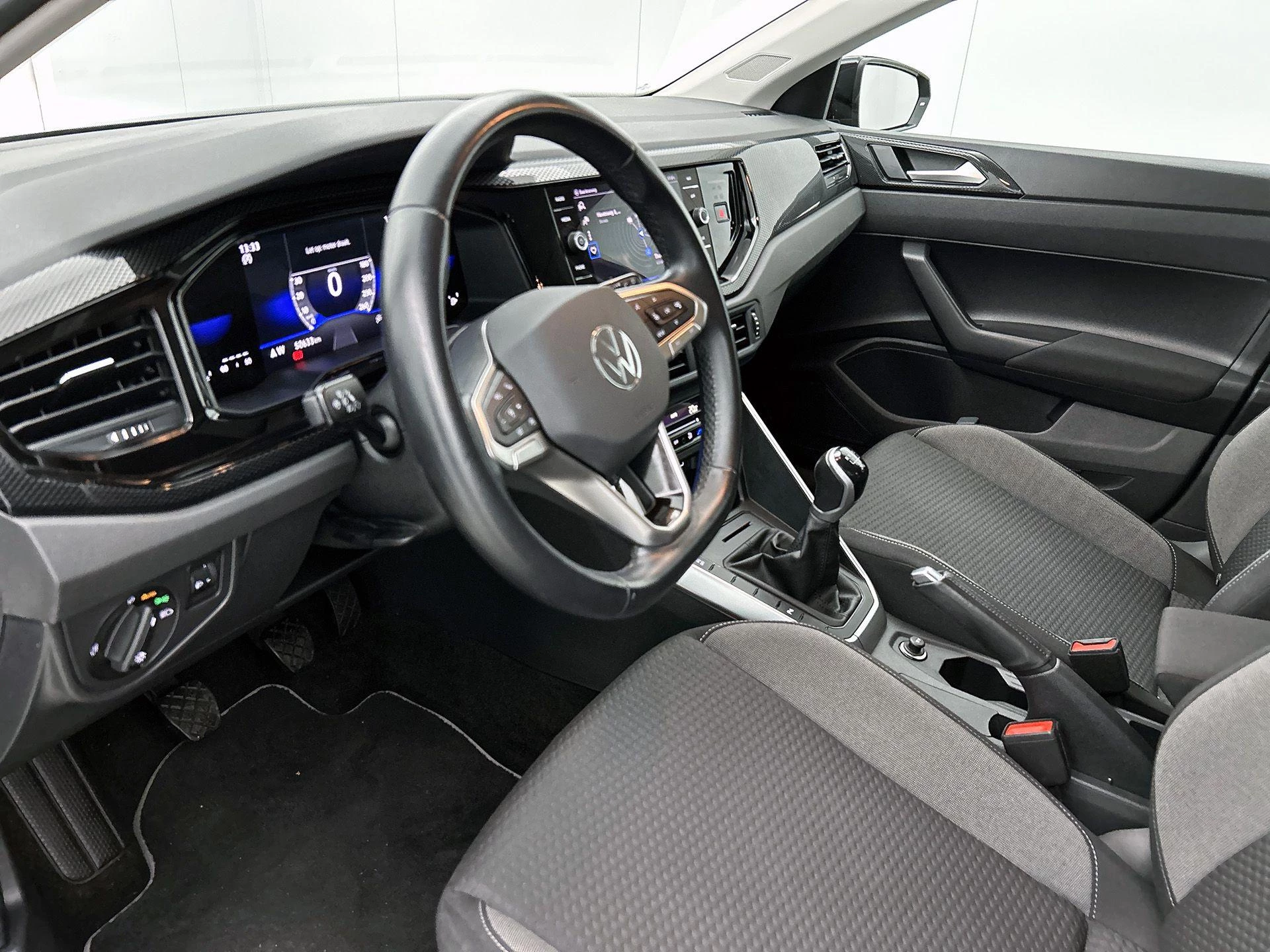 Volkswagen-Polo-image-19