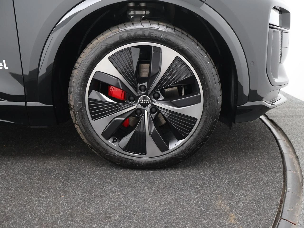 Audi Q6 e-tron 100 kWh 55 Quattro Advanced // DEMO