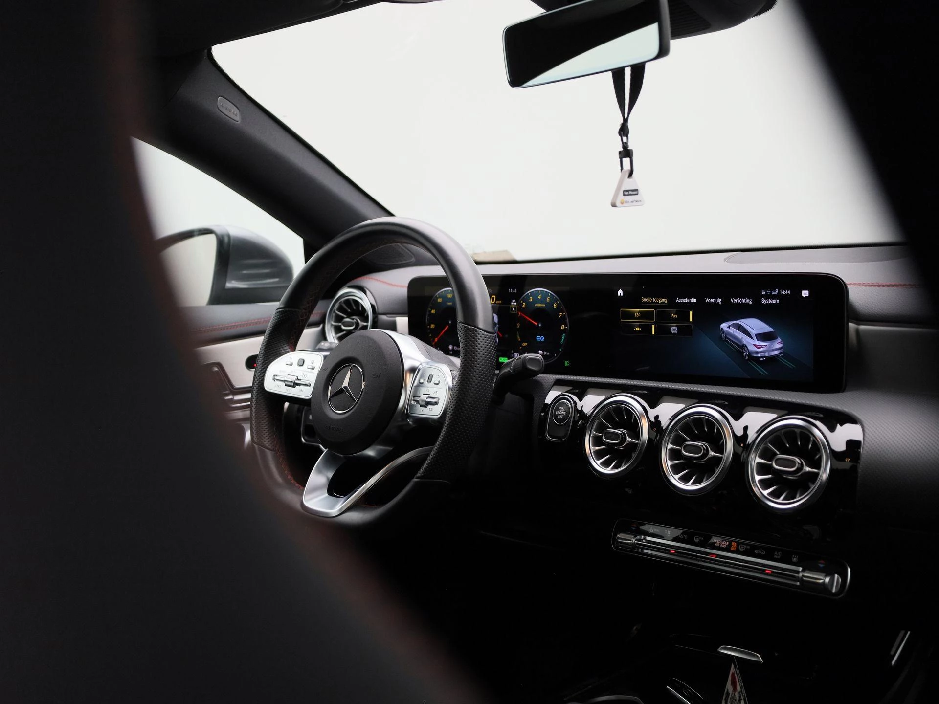 Mercedes-Benz CLA Shooting Brake 250 e AMG Line