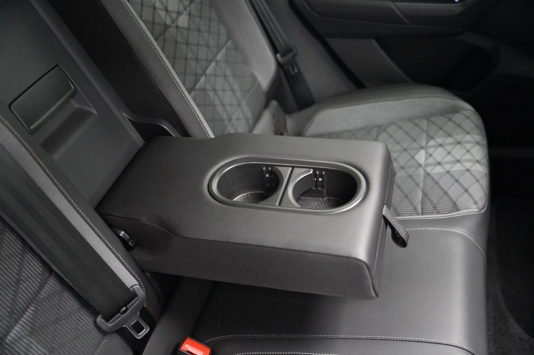 Volkswagen-T-Roc-image-10