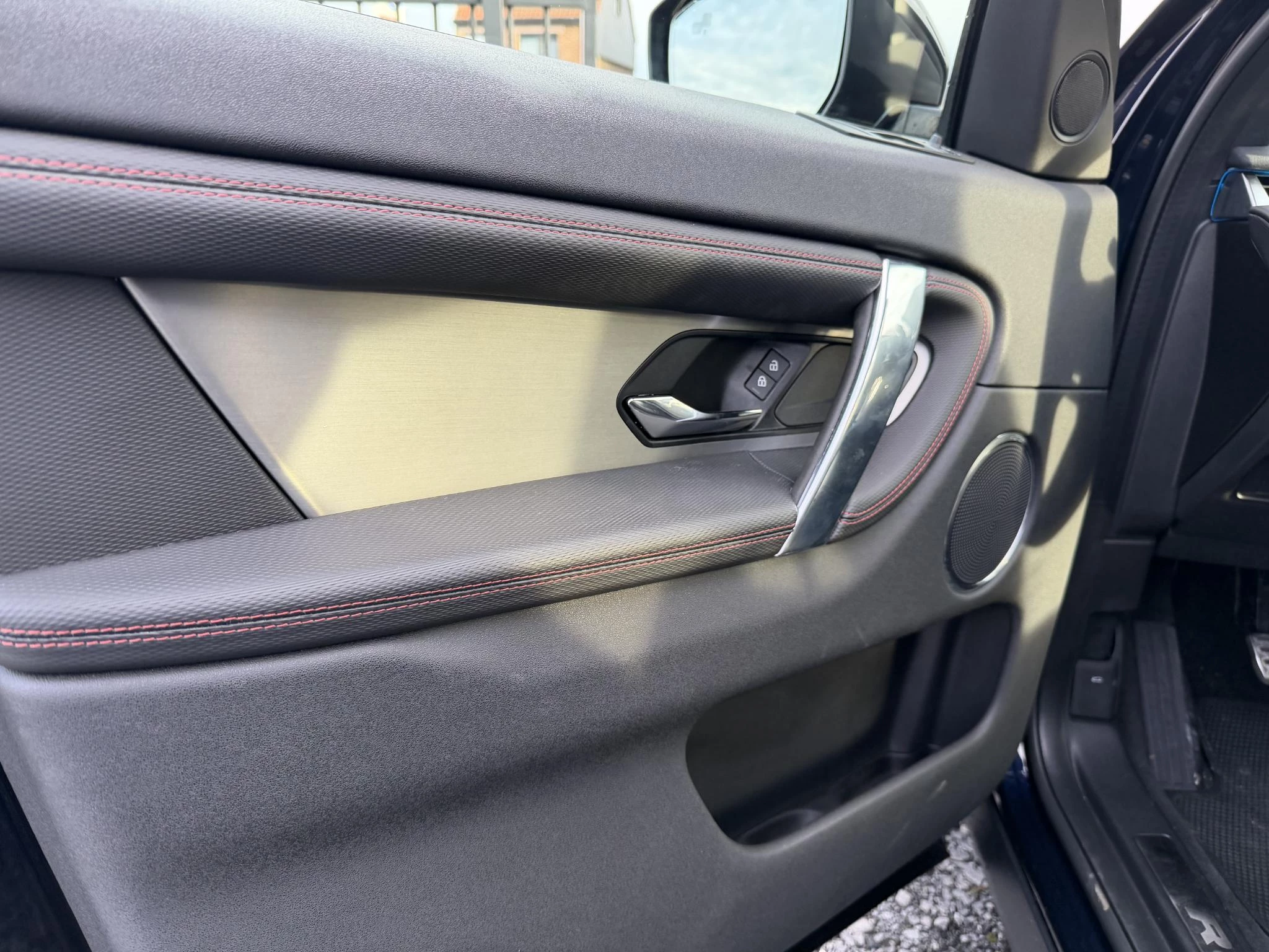 Land Rover Discovery Sport + LEDER + TREKHAAK + PANO DAK +