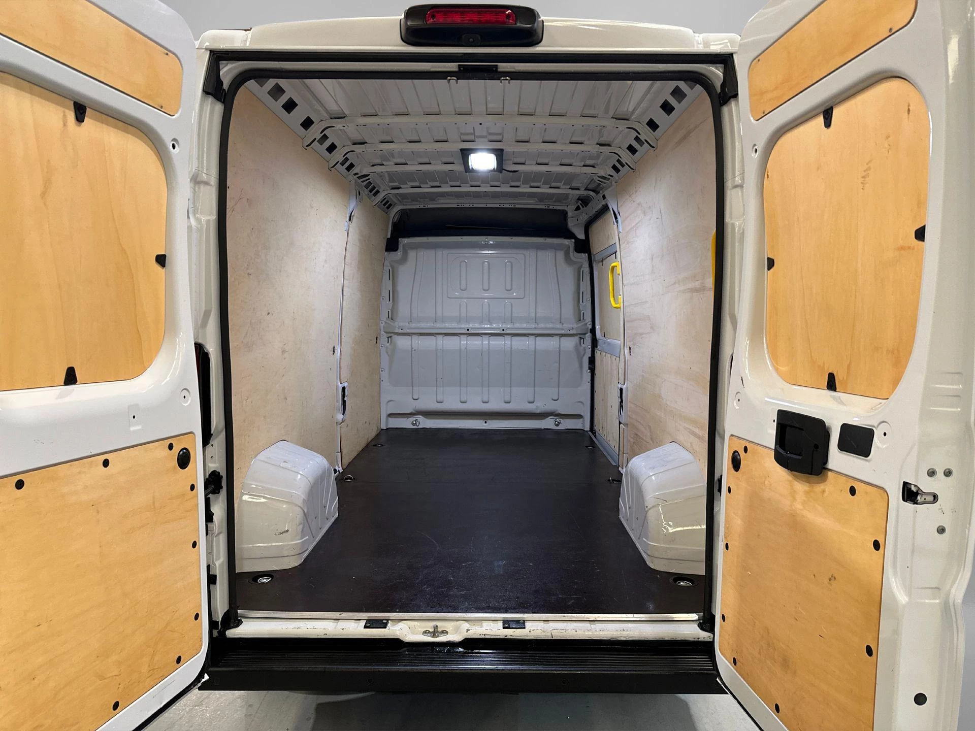 Opel-Movano-image-15