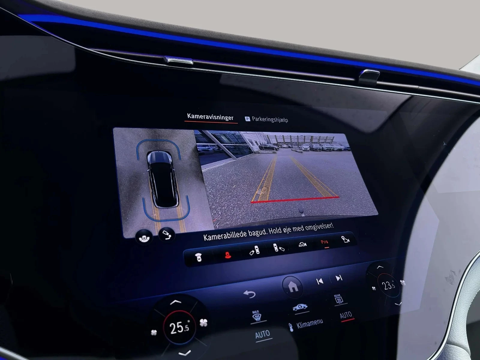 Mercedes-Benz-EQS-image-20