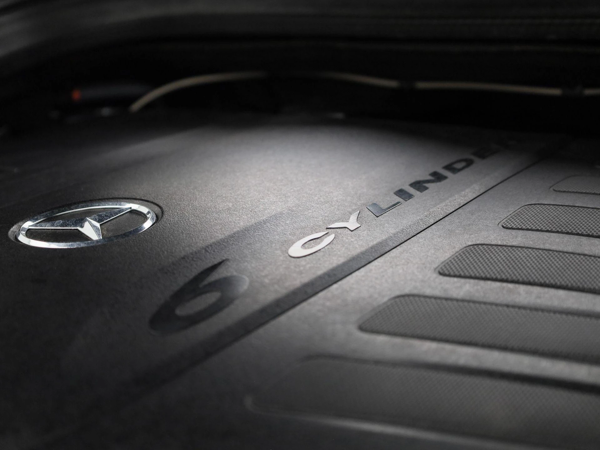 Mercedes-Benz-GLE-image-63