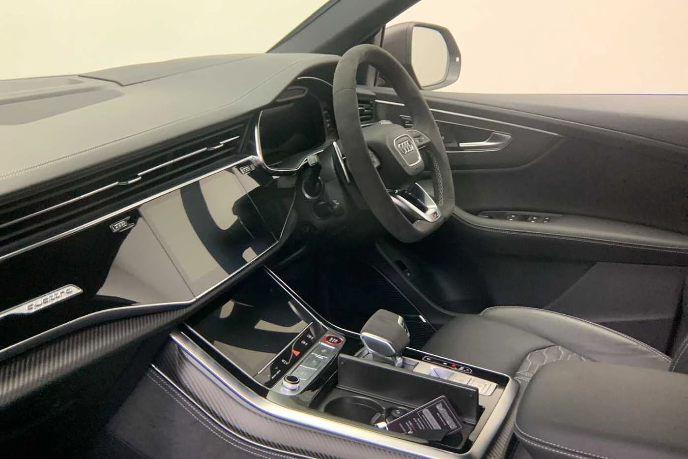 Audi-RSQ8-image-1