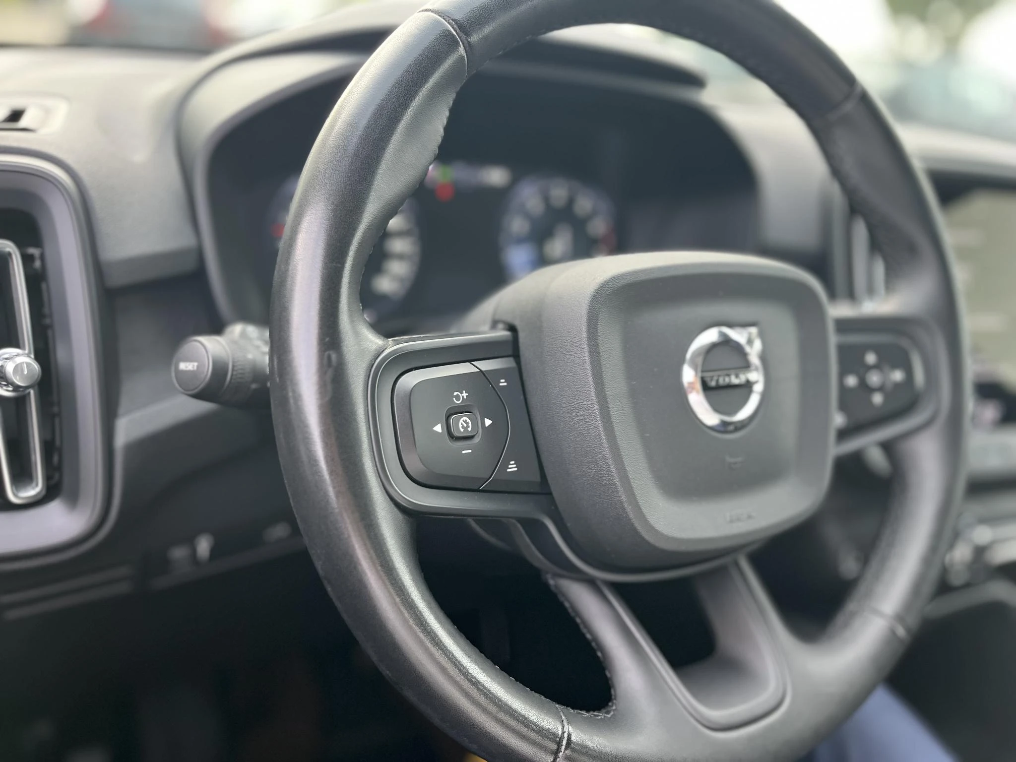 Volvo-XC40-image-7