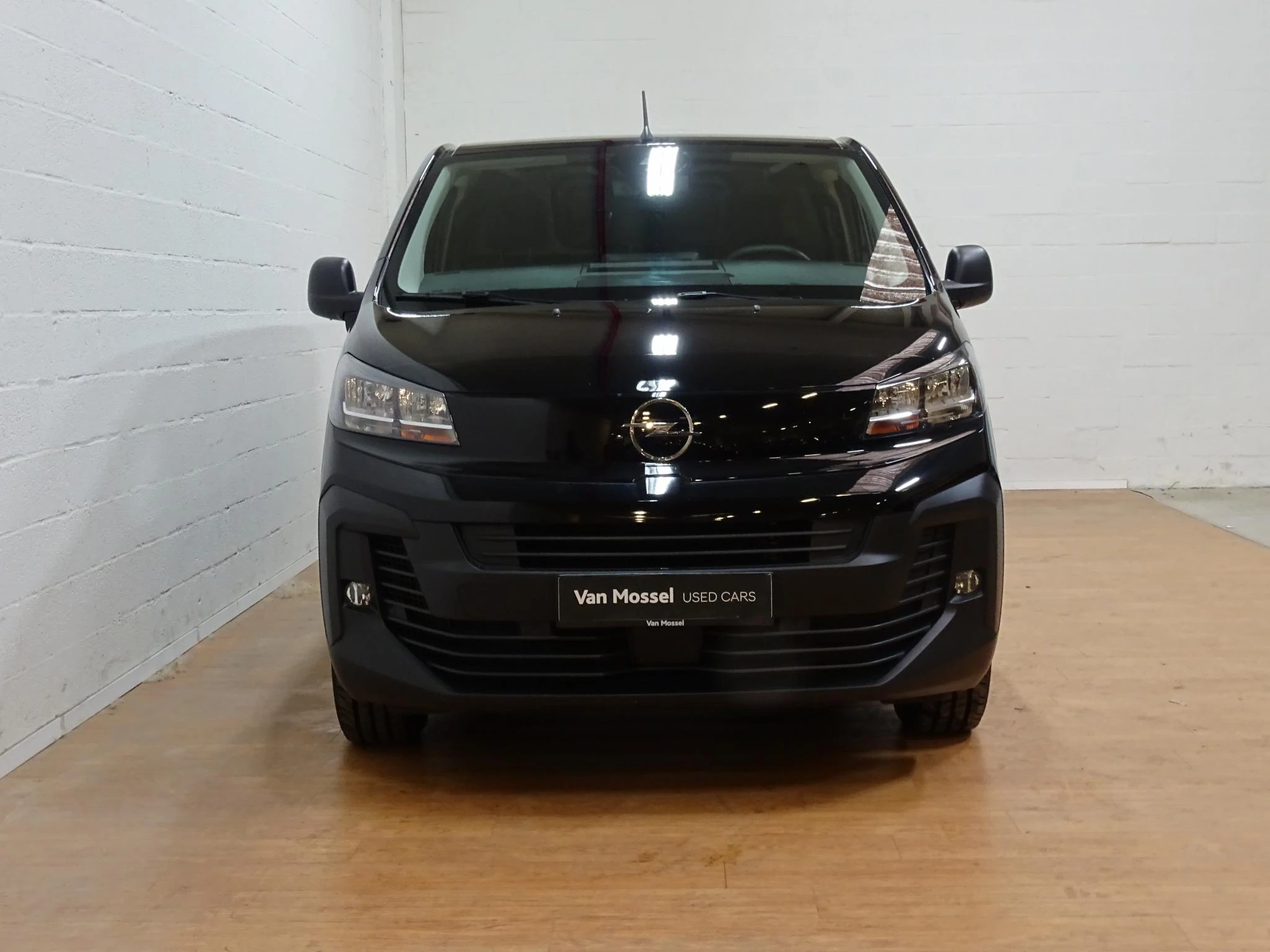 Opel-Vivaro-image-9