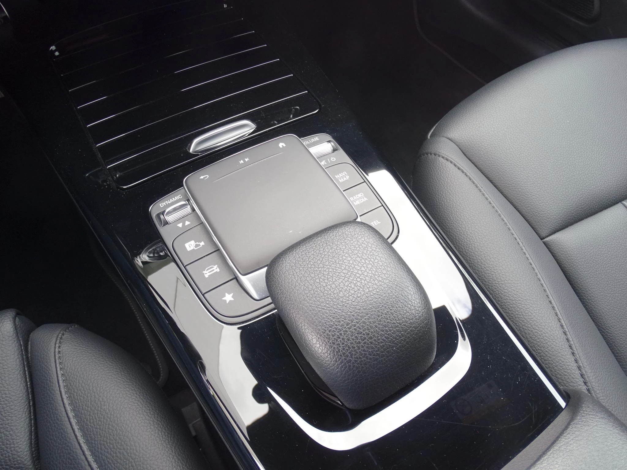 Mercedes-Benz CLA Shooting Brake 250 e Luxury Line