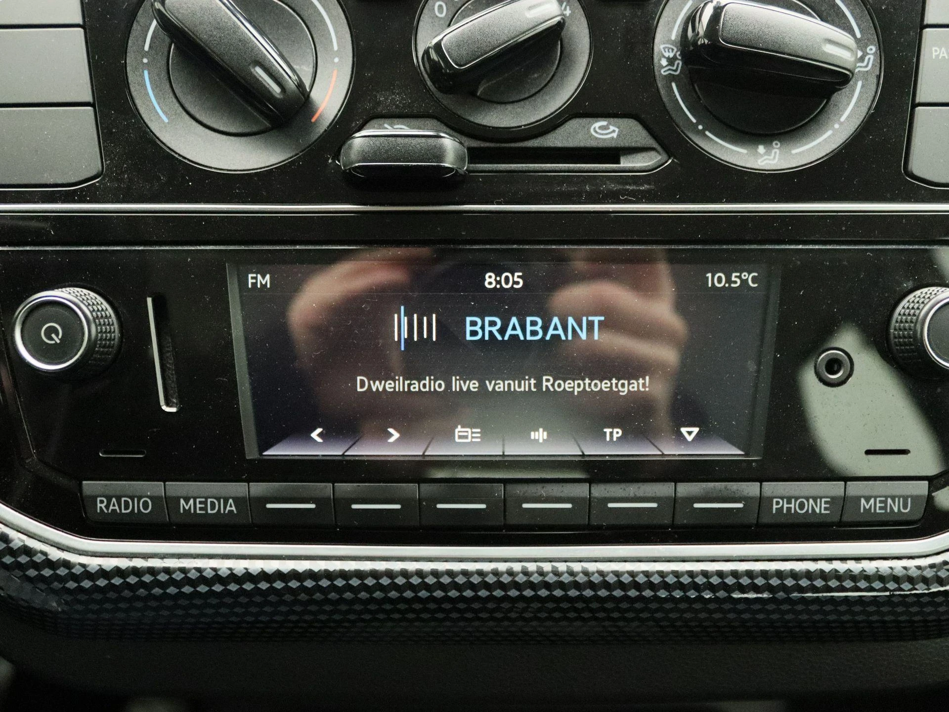 Volkswagen-up!-image-15
