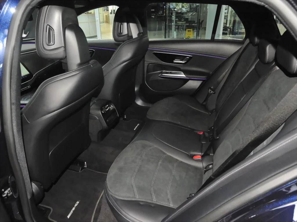 Mercedes-Benz-E-Klasse 220 d-image-13