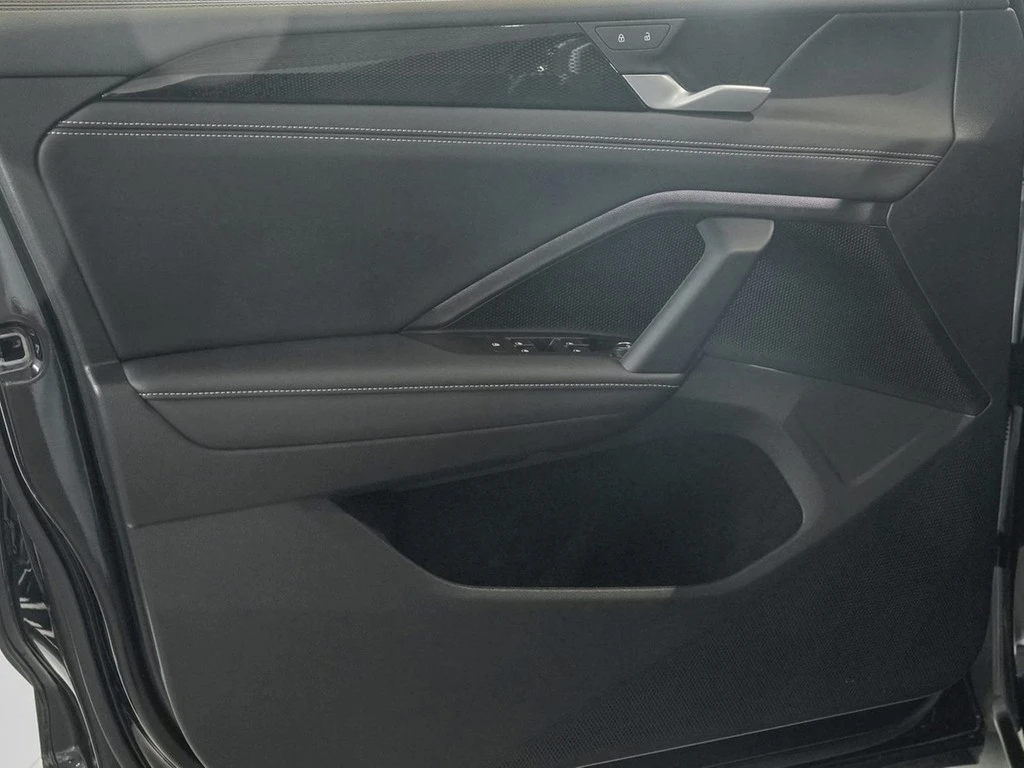 Volkswagen-Tiguan-image-17